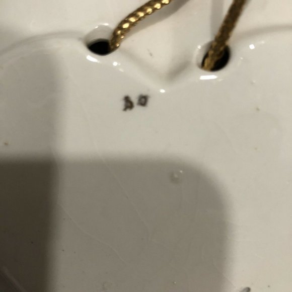 Heart Shaped Porcelain 5” Majolica Rose Wall Hanging - Picture 5 of 9